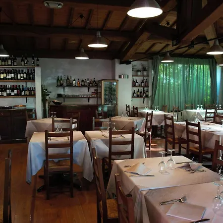 营地 弗莱米尼欧田园小屋花园酒店 4*