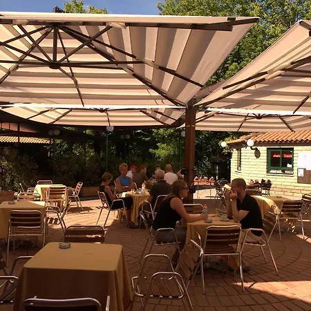 弗莱米尼欧田园小屋花园酒店 营地 4*