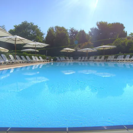 营地 弗莱米尼欧田园小屋花园酒店 4*