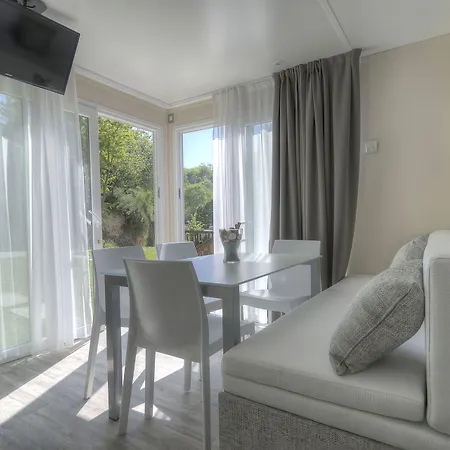 弗莱米尼欧田园小屋花园酒店 营地 4*