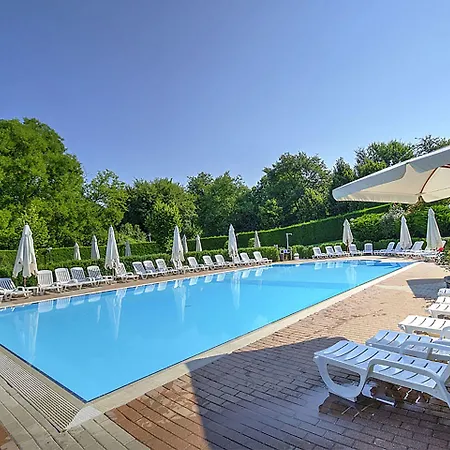 弗莱米尼欧田园小屋花园酒店 营地 罗马