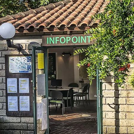 弗莱米尼欧田园小屋花园酒店 营地