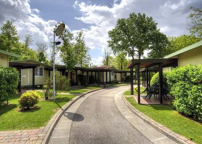 Flaminio Village Park Кемпинг 4*