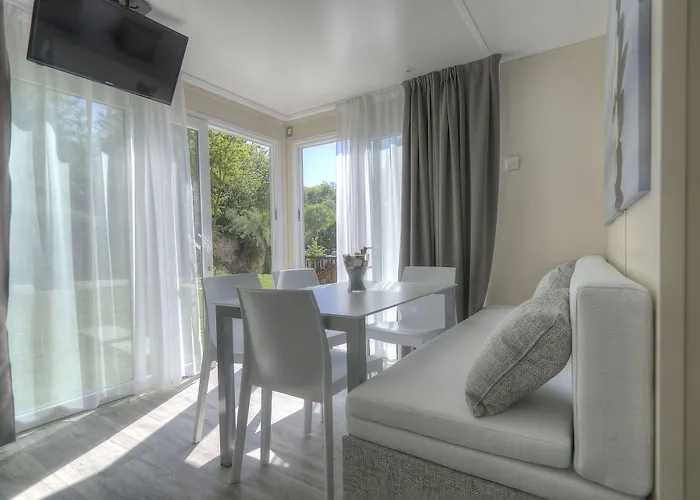 Flaminio Village Park Кемпинг 4*