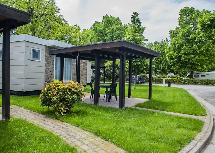 Flaminio Village Park Кемпинг